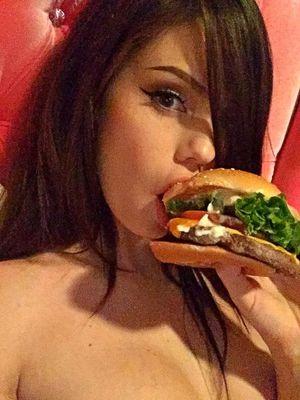 lingxrie's profile picture. Web cam model &  food lover. (fl/rp)