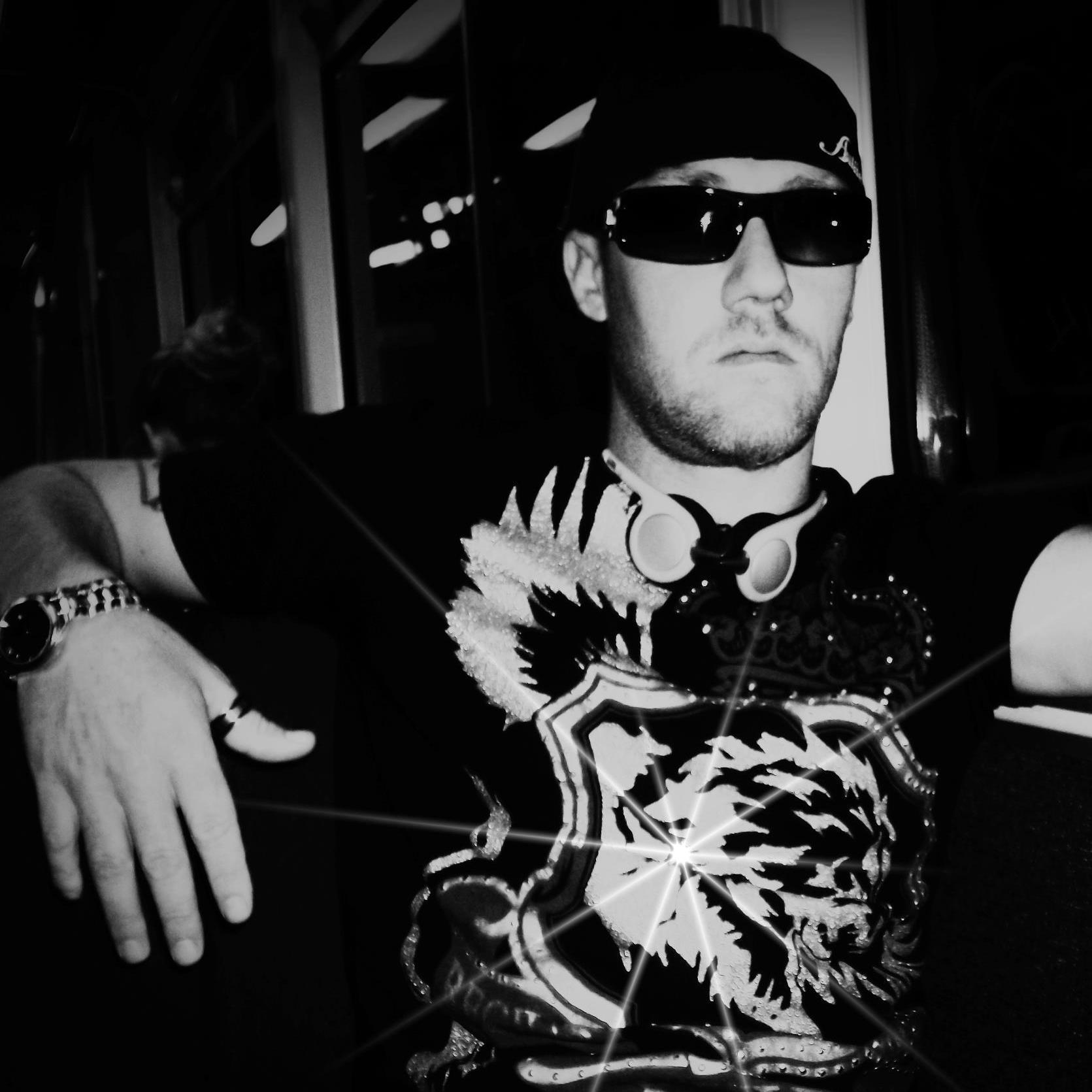 Strictly Underground Hip Hop DJ - Join TrueHipHopFollowers Real Artists #WuFamSalute #EmpireRoyalty Familia #TrueHipHopFollowers Largest Fams