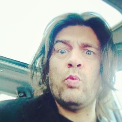 emilian70878425's profile picture. E se piove?...si salta nelle pozze!