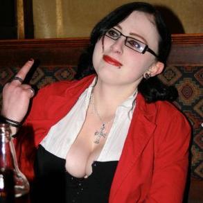 RogueZoe's profile picture. 