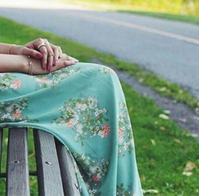 ‏آرآگَ بِدآخلي قُربآً عميقآً، وفي الآميآل مــَ آقصآگَ عني ↭ ّ