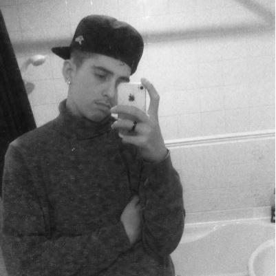 Dylanmartin1998's profile picture. hedgend