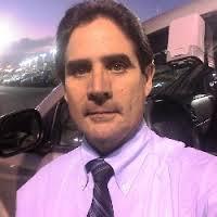 Licenciado en Derecho. Comparto ideas de derecha. Catedrático.