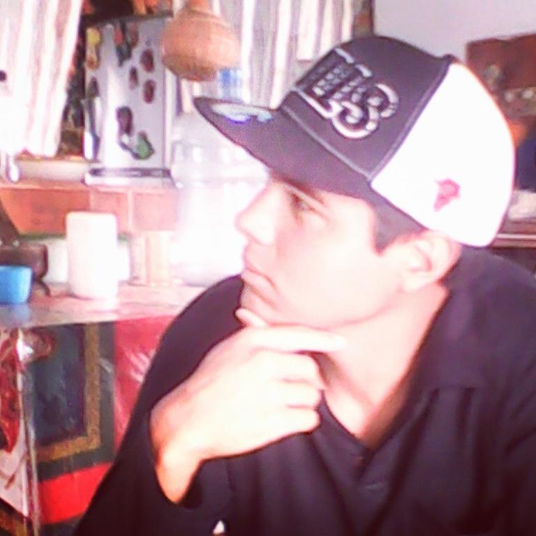 (Agradecido con Dios.) grateful to God, My idols favorites NBA  , ( Kevin Durant ) ( Lebron James )..