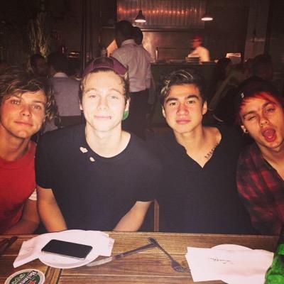 PLS RT➡️ https://t.co/RYF1a6tqb7 AND TAG THE @5SOS BOYS THX ♡ ➡️ FOLLOW @lukeysfragolina AND ASK FOR A FB ♡ Xx