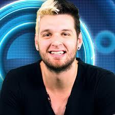 uma garota que é fã de um cara humilde simples alegre simpatico amigo  divo me respondeu dia  26 03 14 #TeAmoCássio 
feito dia 02 02 14
