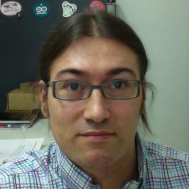 Enginyer en informàtica de sistemes. Professor de sistemes microinformàtics i xarxes al Maria Rosa Molas.