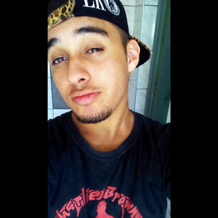 ● Brasileiro. ● Paulista. ● ZonaLesteSP. ● 11/02/1998. ● Poeta. ● RAP/REGGAE.