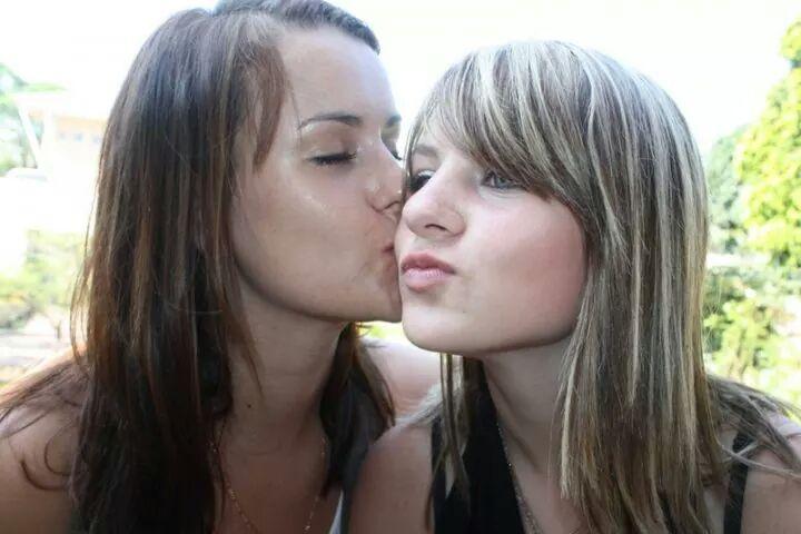 I live for the moments where we didn't think about right or wrong,where we just lived...Crossed our fingers and hoped for the best ♥
