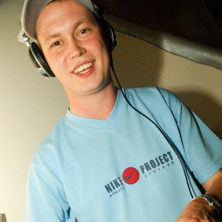 Momenteel bezig met dj'en en produceren in elektronische muziek variërend van house tot hard dance.