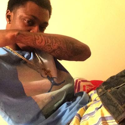 #FreeBam #FreeLilCj #ECC Im not ah lover or a fighter , Im jus a shooter bitch #La'Familia M.O.E