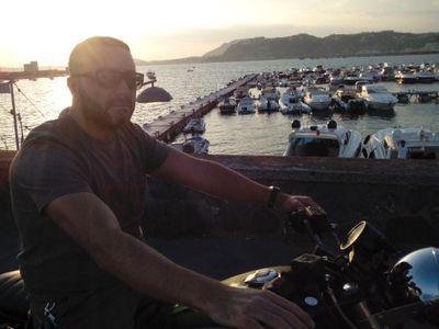 dogridepiston's profile picture. 