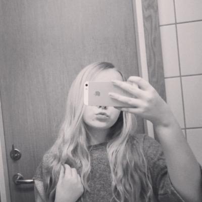 VictoriaLinnea's profile picture. ιαи ѕσмєянαℓ∂єя|иιиα ∂σвяєν| ||the vampire diares||