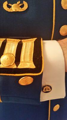 Army EOD, twin pin.  Like to read tweets but rarely tweets