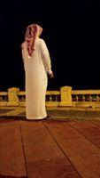 مازلت اشوفك غير/عن باقي الناس@