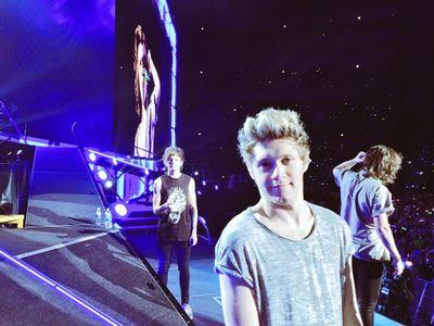 follow @squiggleziall since she gave you this free follow