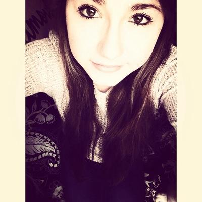 Mollycalhoun18's profile picture. enjoying life