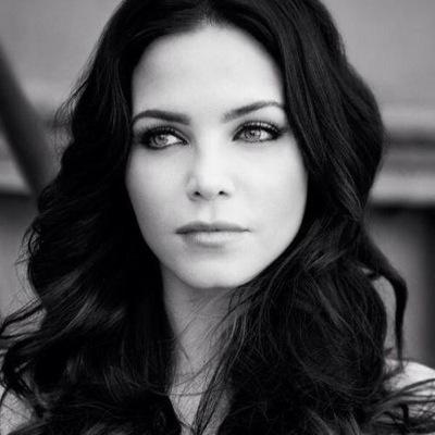 Briella Bumble. I am half human half dwarf. I am shorter than most. Short temper. carefree. traveler  #HobbitRP