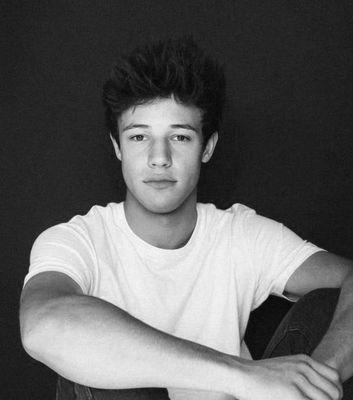 follow @Chickendallasx 
FRENCH BELIEBER || CAMERON