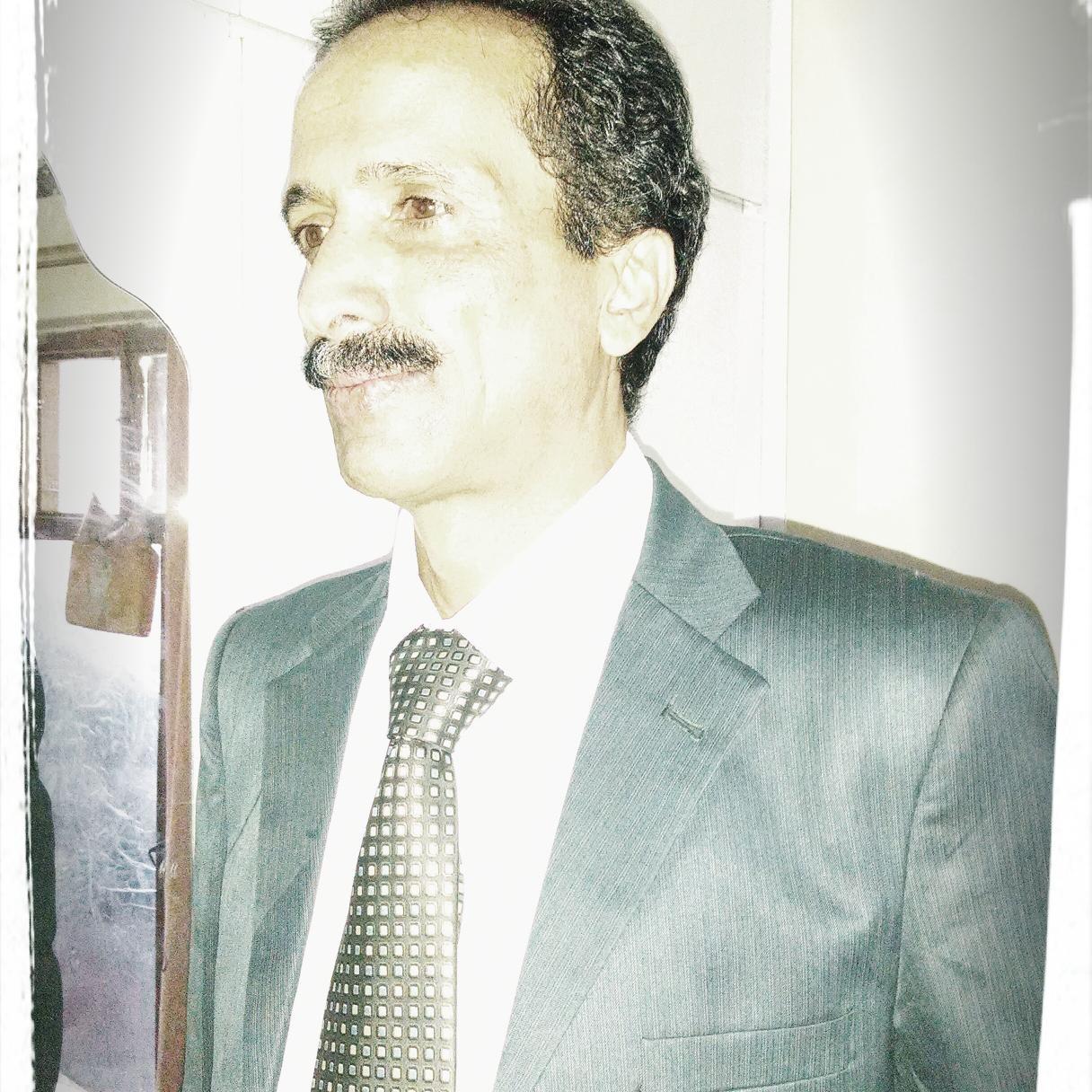 قلبــ♥ــي هُـو مُذكراتي وهُو دفتر يومياتي..
فمن دخل قلبي مرة
لن يخرُج منه بالمرة
وستبقى ذكـراه ولن تُـنسى..
أفرحني أو أبكاني
فهو في الحالتين جُـزءمن زماني.