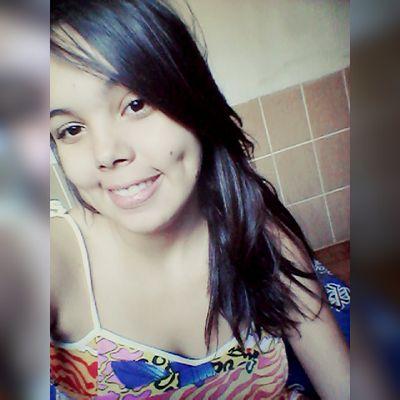 Canceriana, 17 anos, estudante, mãe de primeira viagem e namorada do Juninho Morais ❤