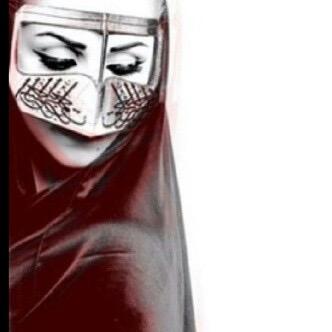 __ يقاآل بأنني اختصرت كل انثى جميله ..  *