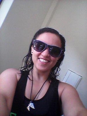 Sou  mineira,cruzeirense,tenho 28 anos,e amo a Anitta D++