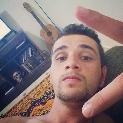 reza a lenda que a gente nasceu pra ser feliz, que o crime não compensa e tudo conspira a favor
