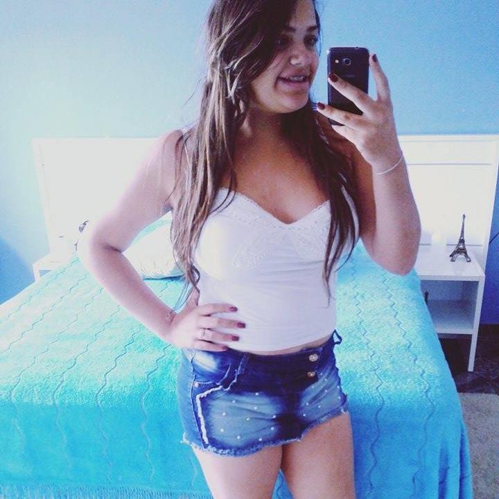Senhor me faça forte pra poder continuar, a luta é minha vida não me deixe fraquejar. Me guie onde eu for, me livre do perigo, do meu caminho afaste o inimigo!