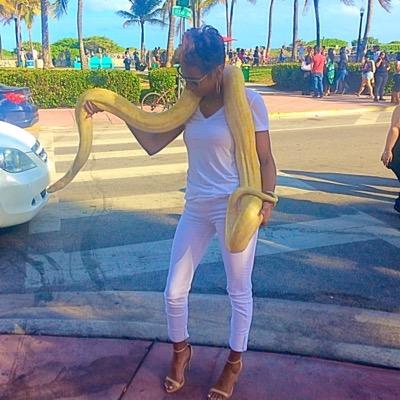 shavongood's profile picture. Far from average...