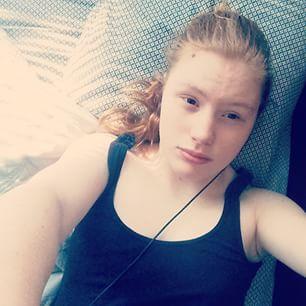 love skating,dancing,singing and rapping LESBIAN110000000000000000090% . and I'm really easy to get along with and u can kik me at desaraylovesalot [$ingle]