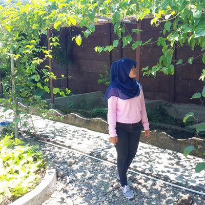 Agustus, 05 1995 | 17 years old | janganlah sekali-kali menilai orang dari luarnya aja