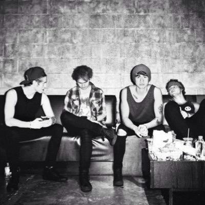 This acc is to test some layouts ✖️ whenever you find a layout you like RT it & follow so i can DM it + GIVE CREDIT ✖️