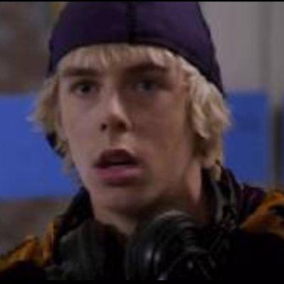 Wuz up! I'm Rory a totally badass vampire. *Fangs pop out* Watch out #RP #Single