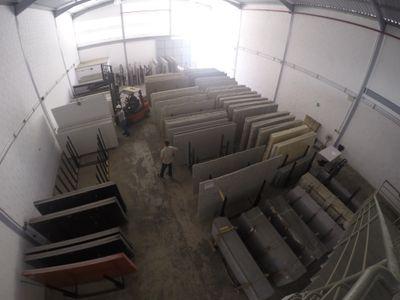 Empresa dedicada a la venta de màrmol y granito, cuarzo y todo tipo de revestimiento en piedra