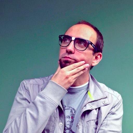 VP Director Creativo Ejecutivo en @AcentoAd. Especialista en Marketing Digital y Social Media.