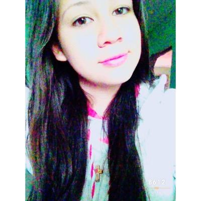 Hay personas que hacen que tu risa sea un poco más fuerte, tu sonrisa un poco más brillate y tu vida mucho mejor❤️