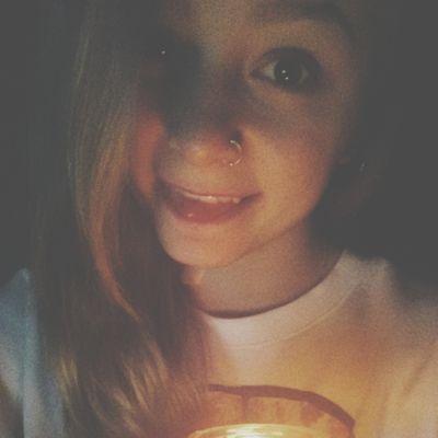 ay jeremy whatz poppin def not my cherry so come here // 15 and i love adtr