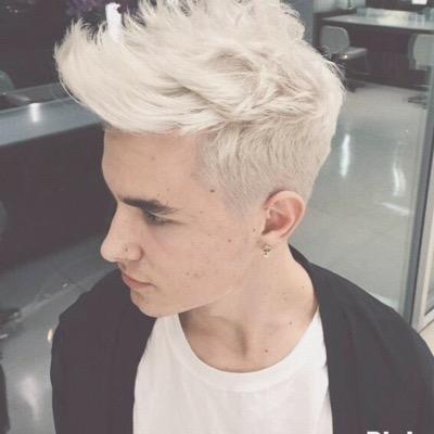 kian's hair is on point. just like my eyebrows