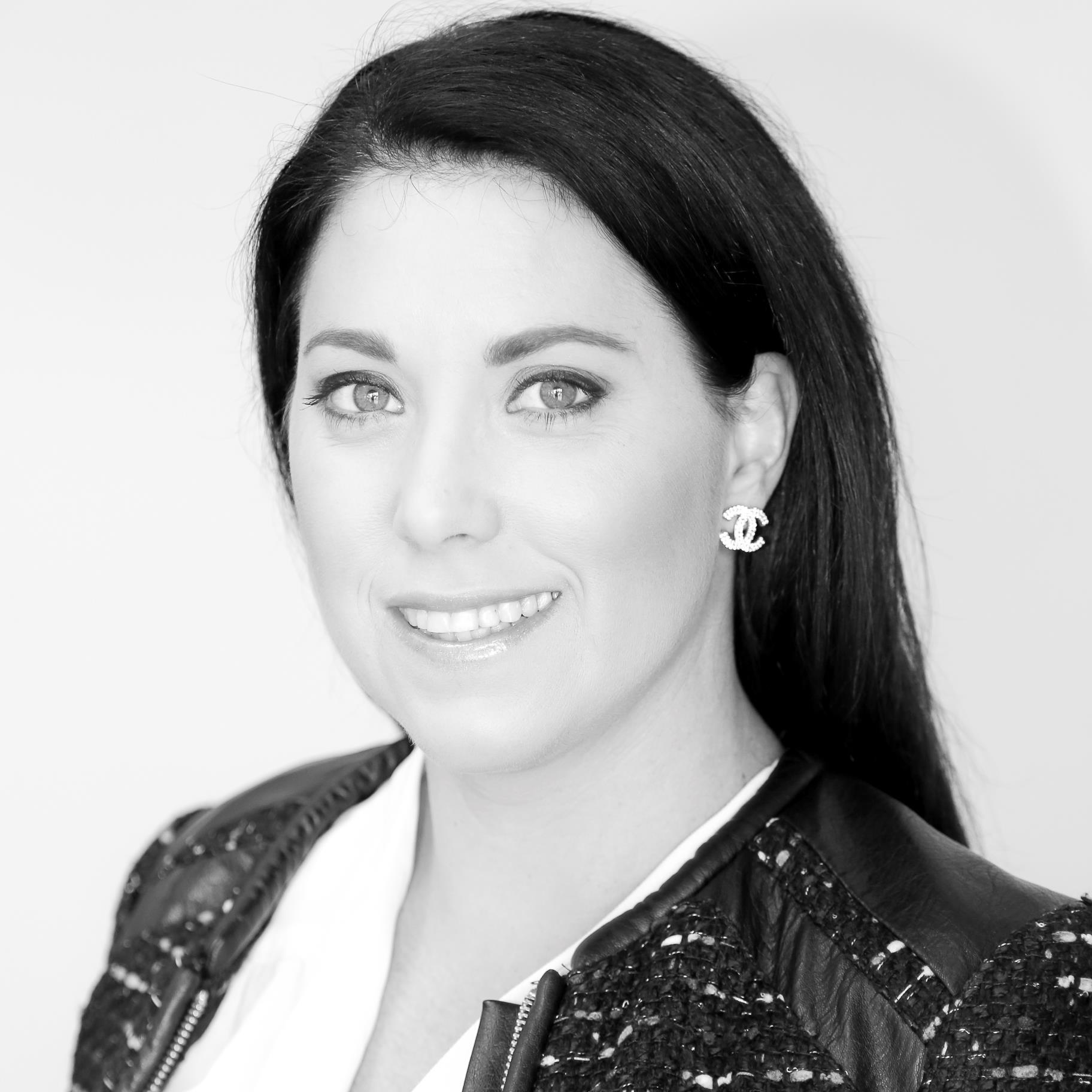 Hannah Richards Property -Real Estate Agent who loves; Friends, Family, Travel and Champagne