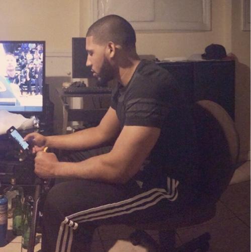 JonPol212's profile picture. 