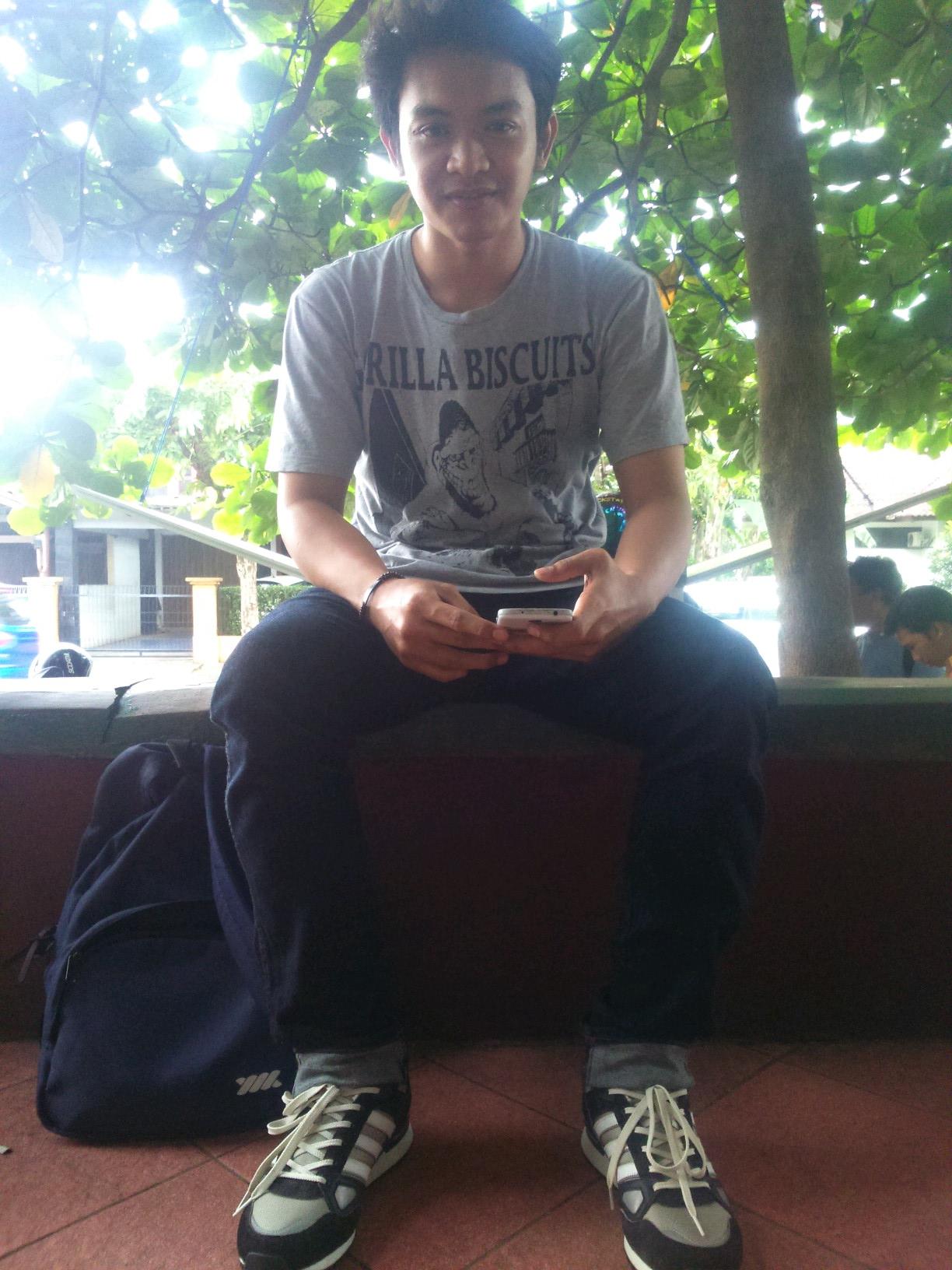 fikartlic's profile picture. Still trying to find myself.                                                        ig/Line : ahmdzulfikar