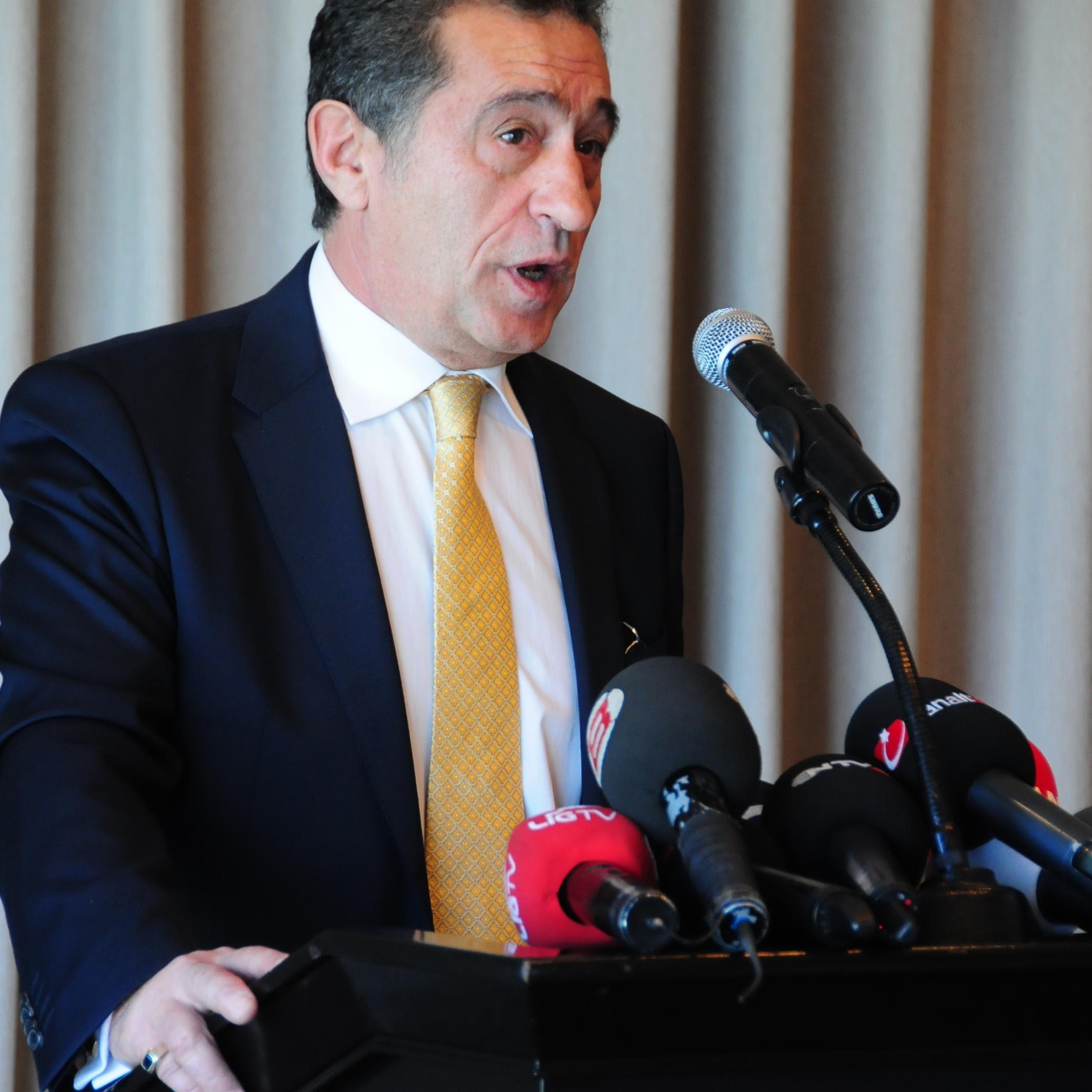 yamenfb's profile picture. Fenerbahçe YDK üyesi ,2013 FB Başkan Adayı,Emekli bankacı, Ekonomist,