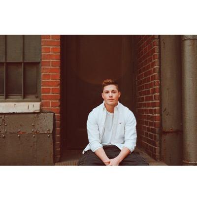 insta: eloc_36