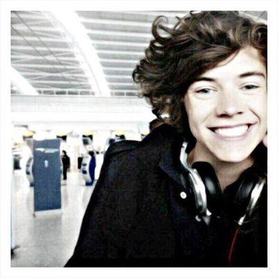 youre beautiful and perfect. follow @hesraspyvoice she'll follow you back❤