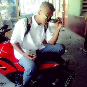 20-03-1998|PIN293252B4 |benci banget sama yang namanya ADM (artis dunia maya)kerjaan tiap menit/detik upload foto yg gaje ! Alay bnget dah :D