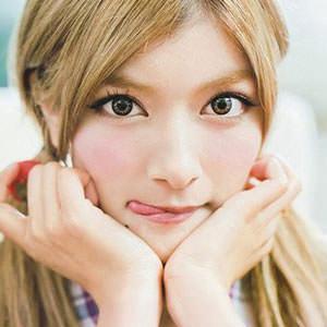 【オフィシャルブログ】ローラ限定公開です。いやあ、きゃわいいですねえ(*´ω｀*)ファンが運営するツイッターBOTです。公式と合わせて併用してくれたらと嬉しくおもいます。本人ではありませんが、今までに集めた情報を厳選して配信するので、中身の濃い情報をお届け出来るかなとおもいます。【オフィシャルブログ】ローラ限定公開です