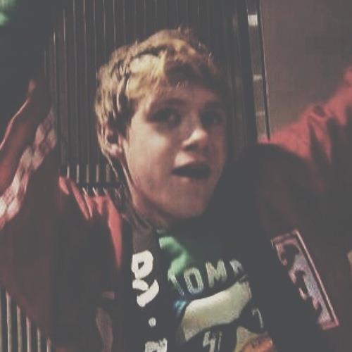 hii ! please follow @writinghoran (after you followed her, feel free to ask for a dm liam !!)