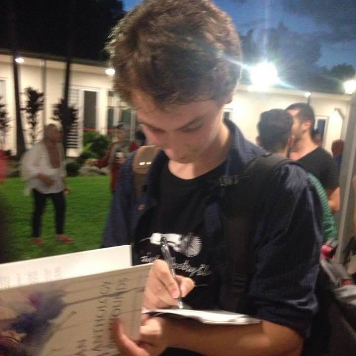 _Middle__Earth_'s profile picture. Aspiring Poet. Massive Nerd!