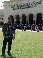 yusron_robbie's profile picture. Tukang insinyur - Tukang finance